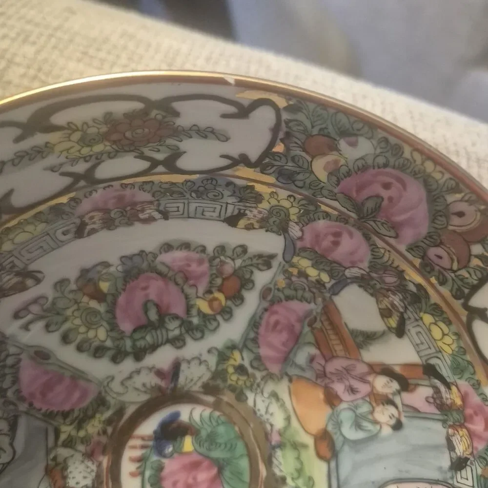 Vintage Rose Famille Medallion  6